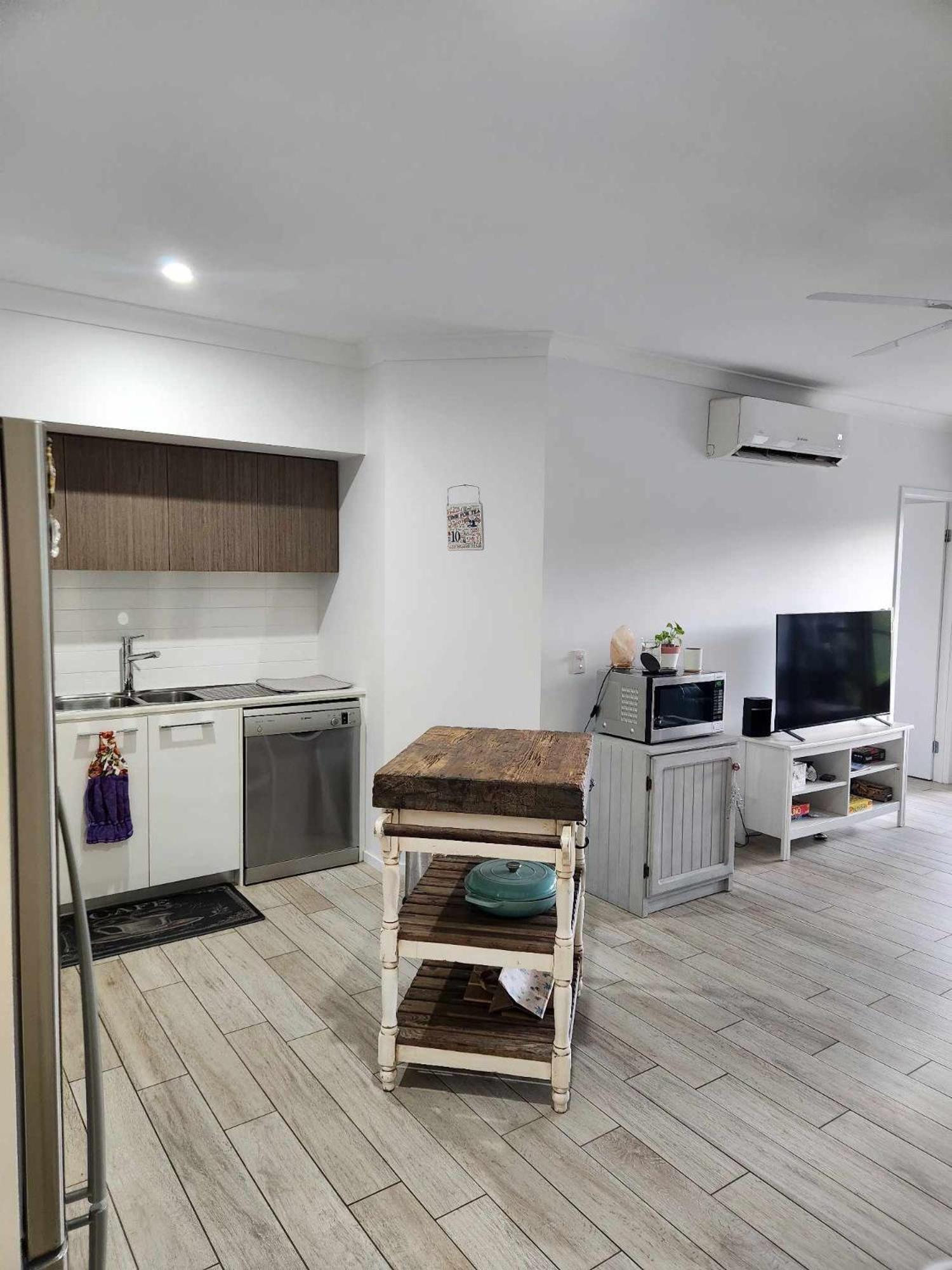 A Quiet Unit Overlooking A Reserve Apartment