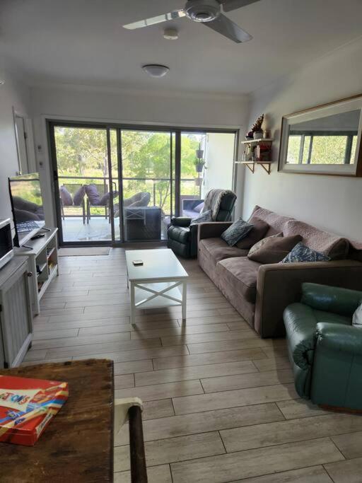 Apartment A Quiet Unit Overlooking A Reserve Petrie