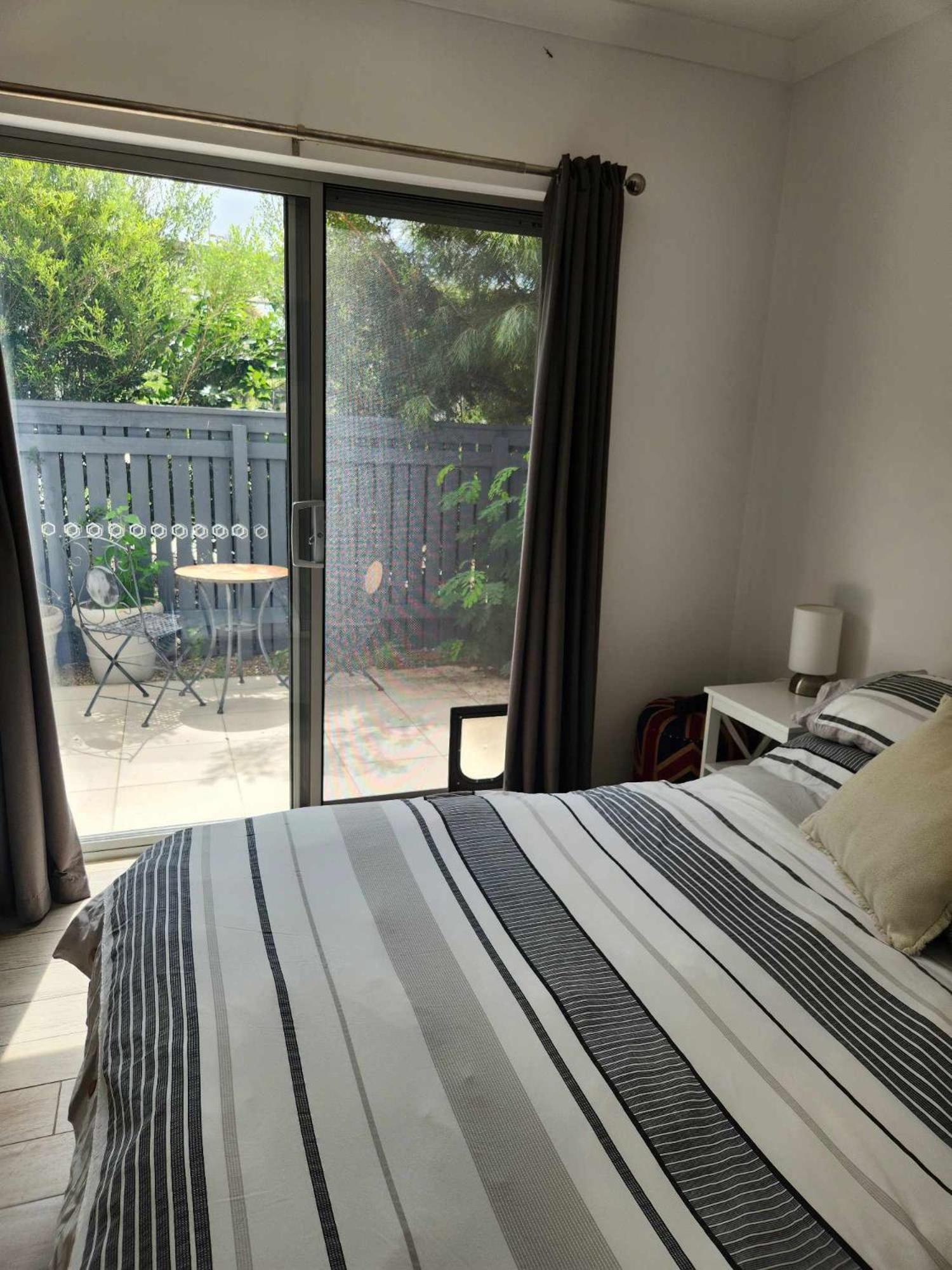 Apartment A Quiet Unit Overlooking A Reserve *