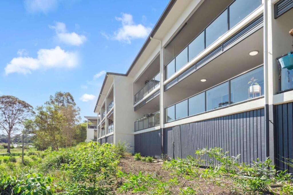 A Quiet Unit Overlooking A Reserve Apartment